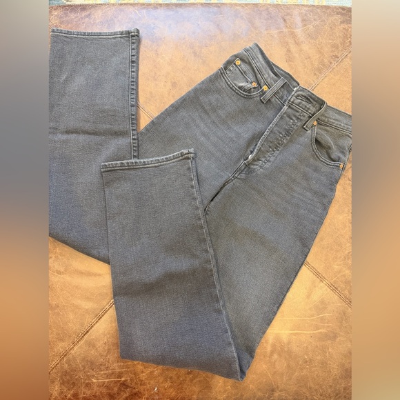 Levi's Women's High Rise Black Jeans - Picture 3 of 5